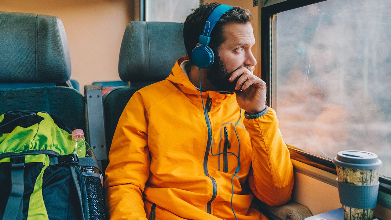 Audiobooks Rise as Travel Staple, Sparking Reading Definition Debate