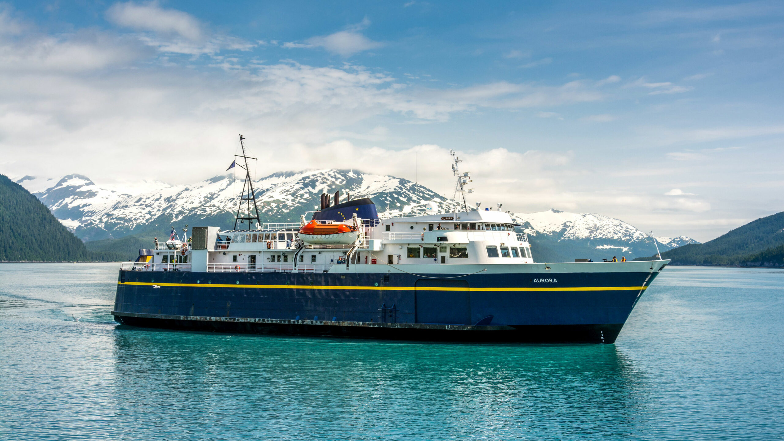 America’s Stunning Ferry Ride Outshines Cruises at a Fraction of the Cost