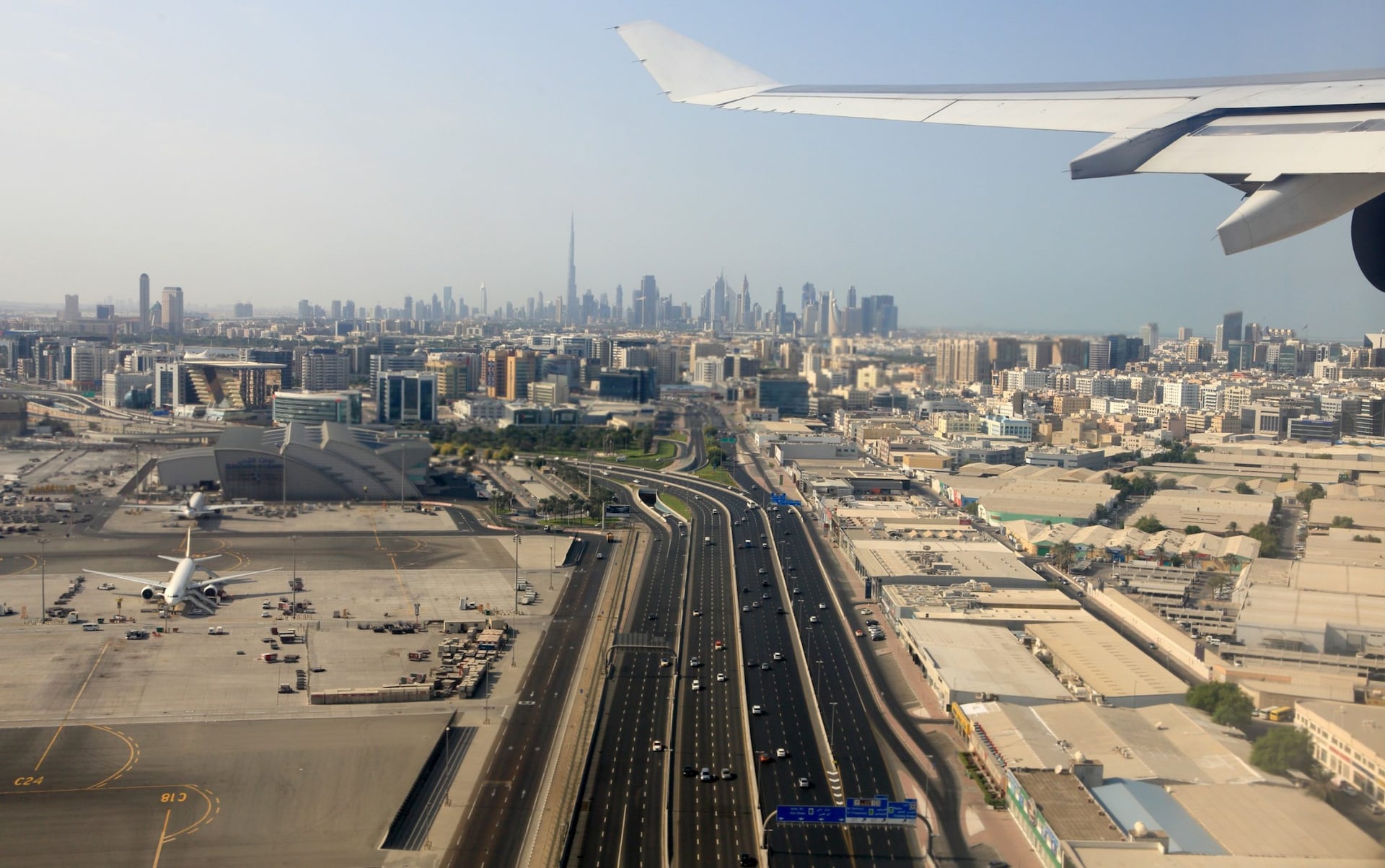 Dubai Tourists Urged to Seek Immediate Shelter